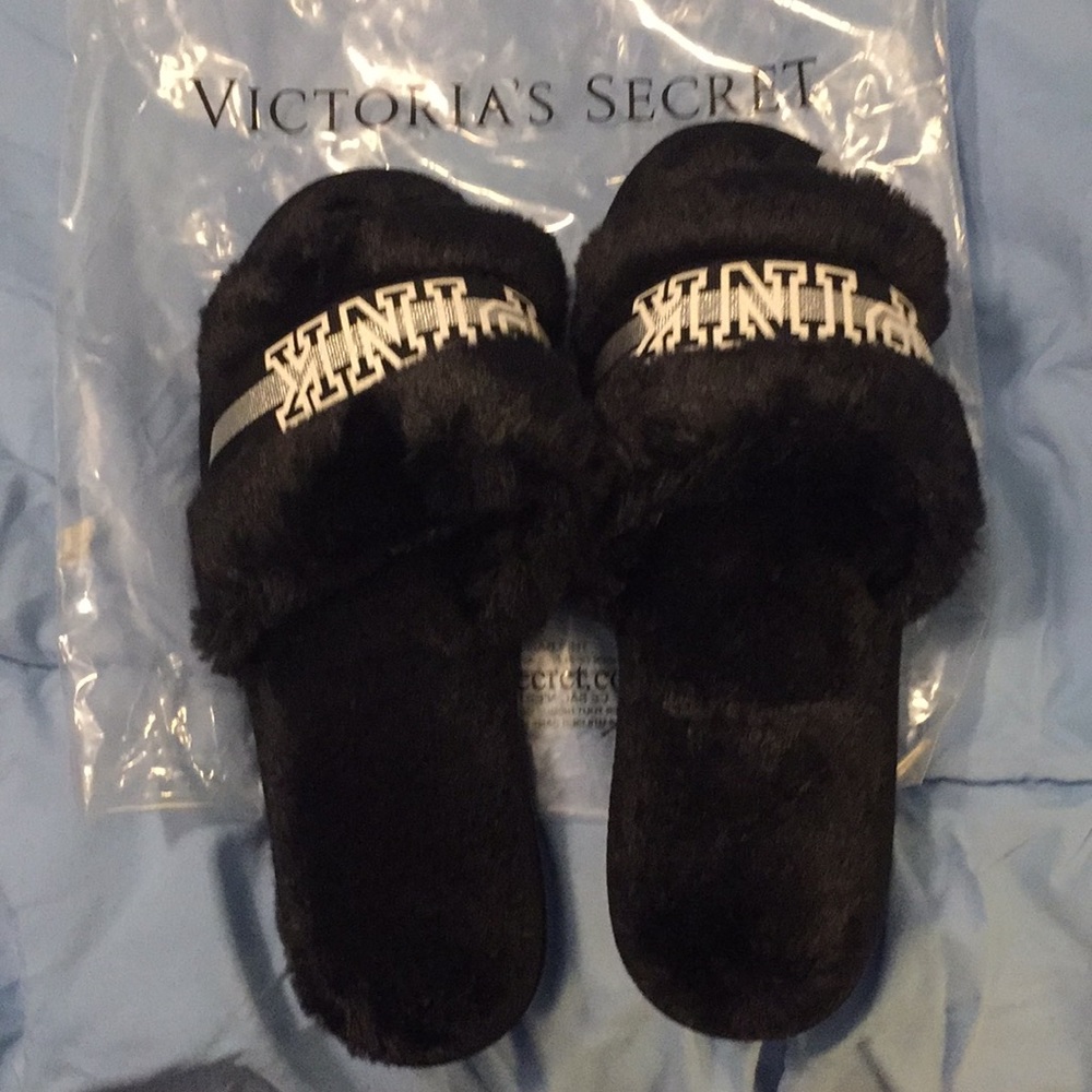 Victoria’s Secret Pink Logo Slippers. - Picture 2 of 7